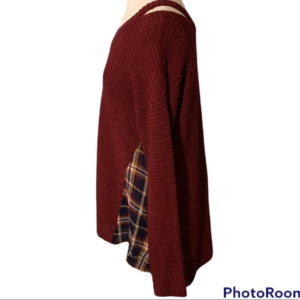 Staccato Maroon Cold Shoulder Hi-Lo Sweater with Fall Plaid Side Godets, M
